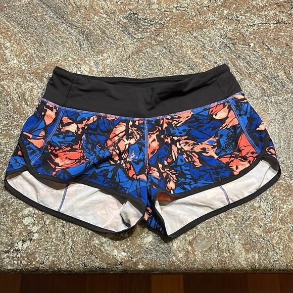 LULU LEMON SPEED SHORT Paint Storm Harbor Blue Multi Sz 4 Vented Running Shorts - Picture 3 of 14